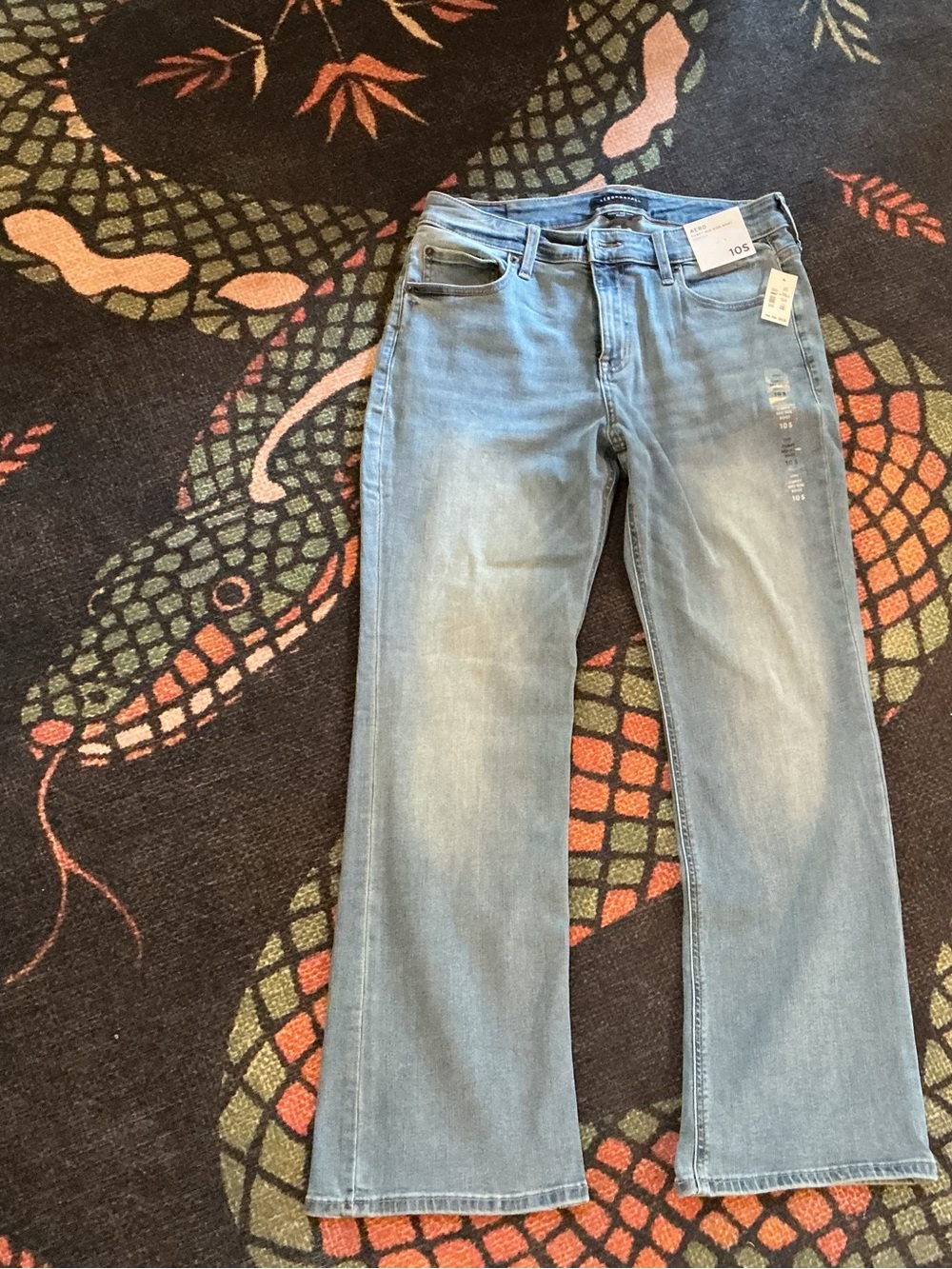 Aero Curvy Mid Rise Boot Cut jeans 10S